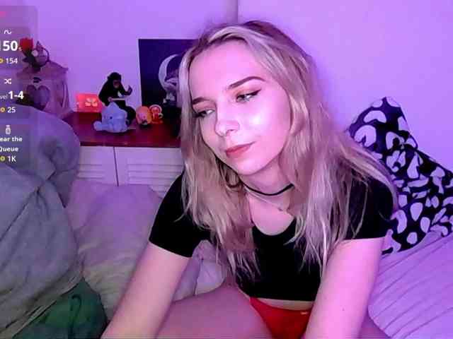 Almondmilka webcam