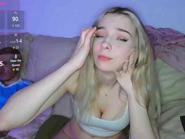 Model: Almondmilka