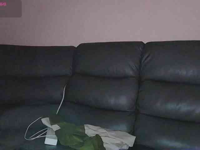 Almondmilka webcam