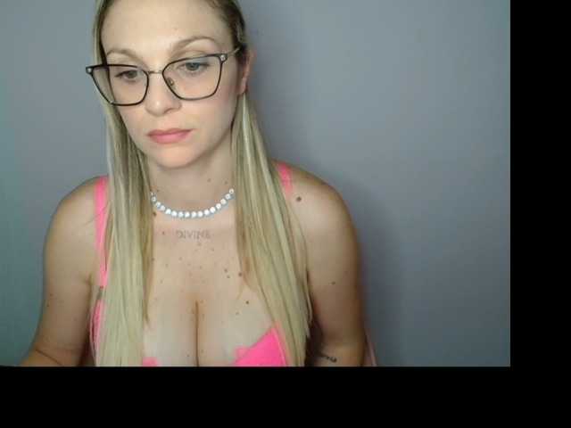 HotDorra live cam on BongaCams