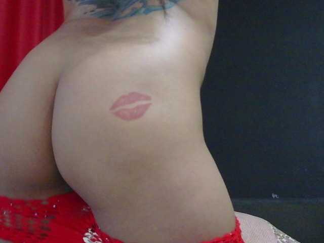 HotVenesse live cam on BongaCams