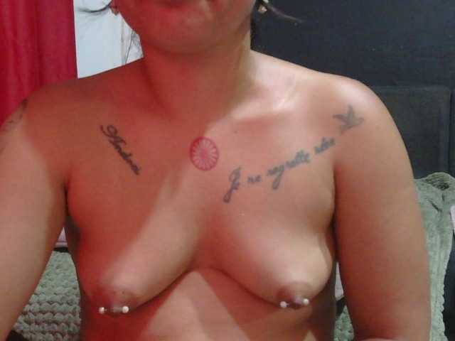 HotVenesse live cam on BongaCams