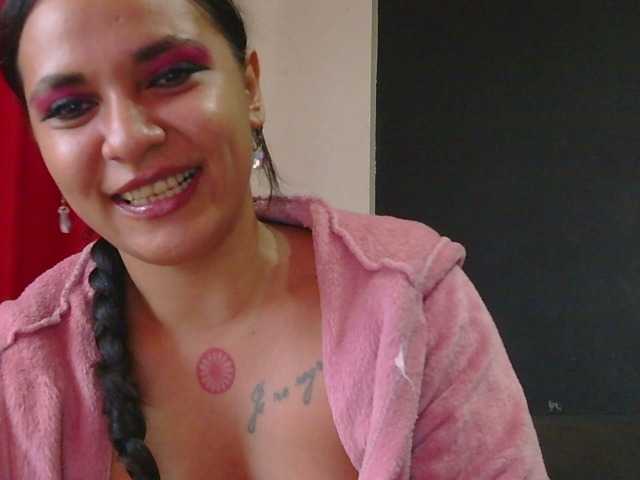 HotVenesse live cam on BongaCams