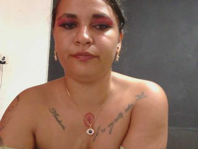 HotVenesse live cam on BongaCams