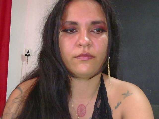 HotVenesse live cam preview