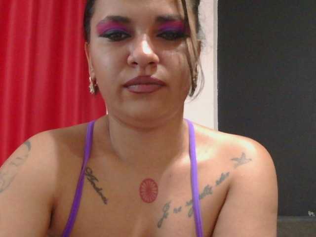 HotVenesse live webcam show