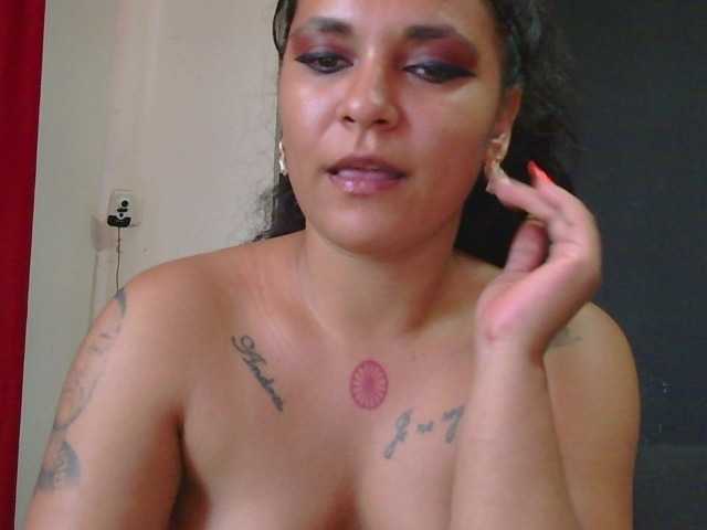 HotVenesse live cam on BongaCams