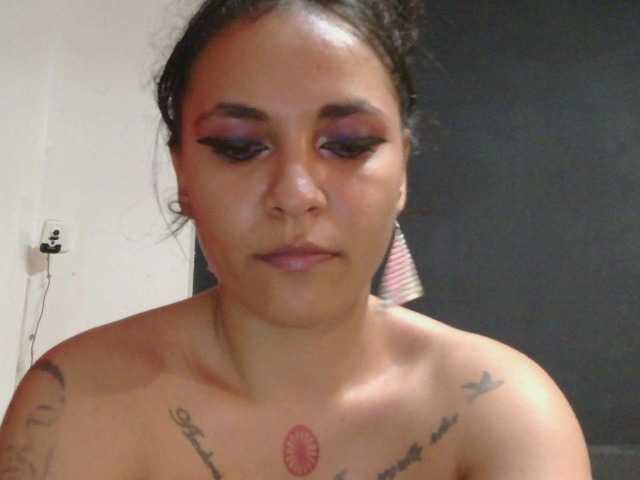 HotVenesse live cam on BongaCams