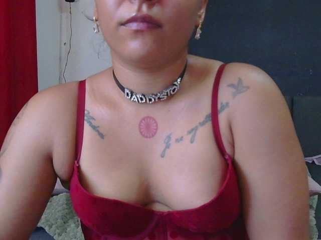 HotVenesse live cam on BongaCams