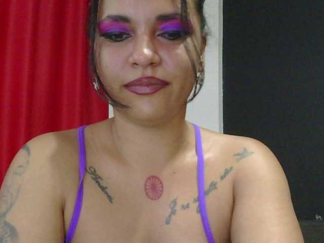 HotVenesse live cam on BongaCams