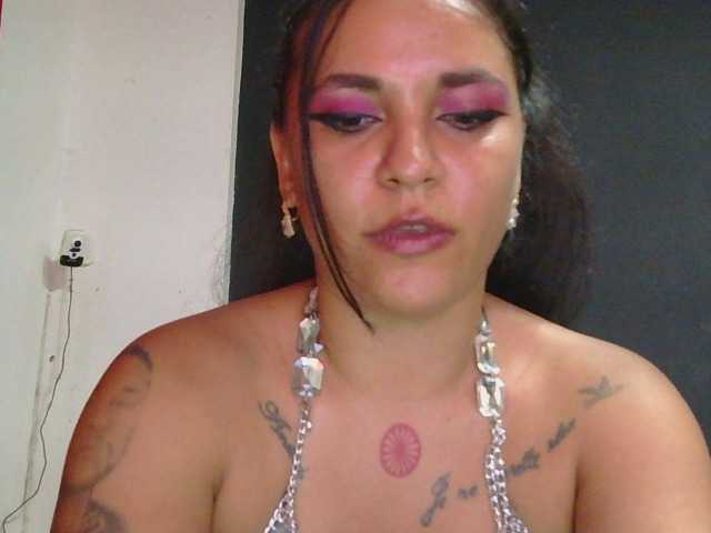 HotVenesse live cam on BongaCams