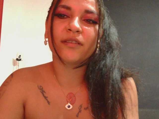 HotVenesse live cam on BongaCams