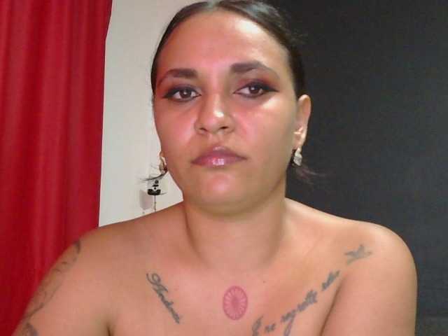 HotVenesse live cam on BongaCams
