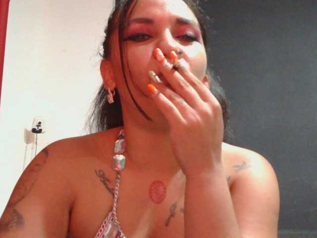 HotVenesse live cam on BongaCams