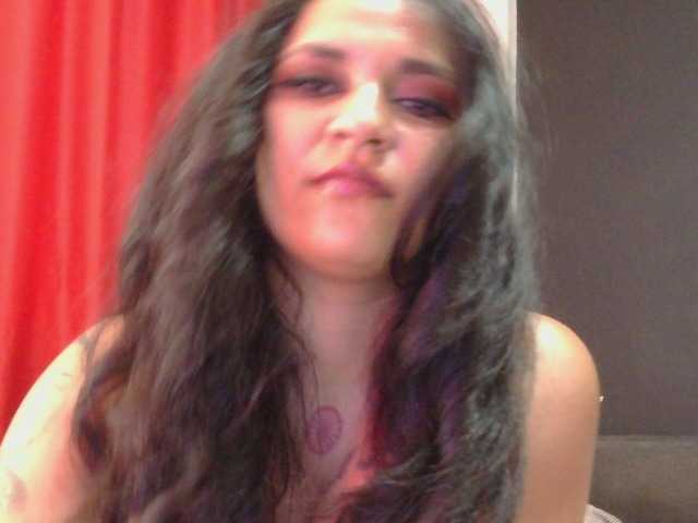 HotVenesse live cam on BongaCams