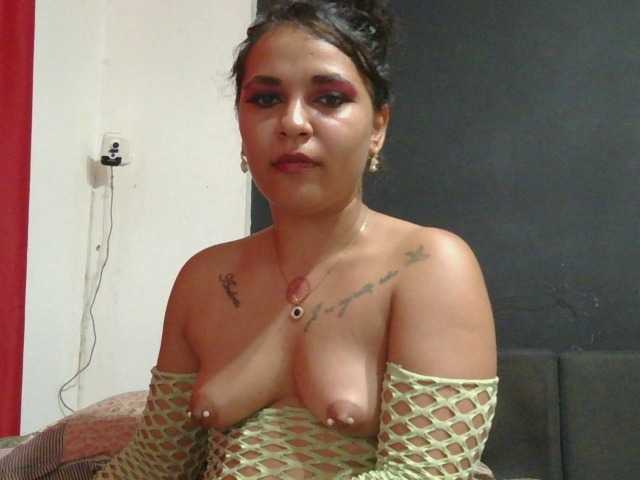 HotVenesse live cam on BongaCams