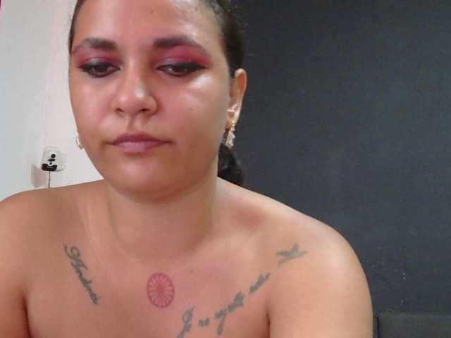 HotVenesse live cam on BongaCams