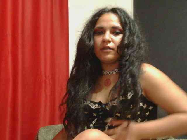 HotVenesse webcam