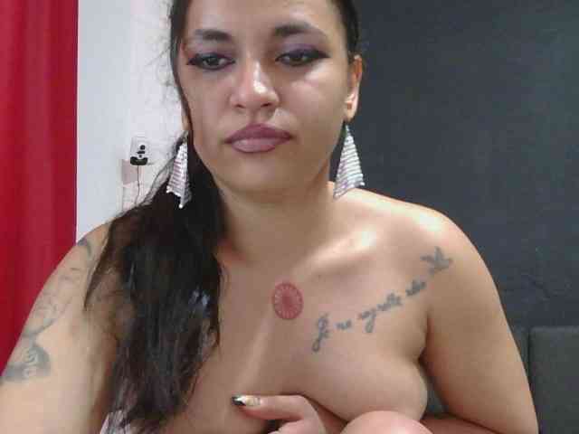 HotVenesse webcam