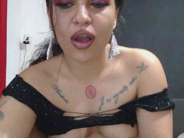 HotVenesse webcam