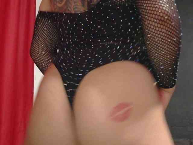 HotVenesse webcam