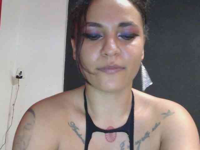 HotVenesse webcam
