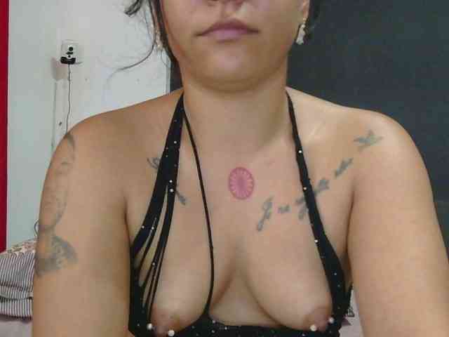 HotVenesse webcam