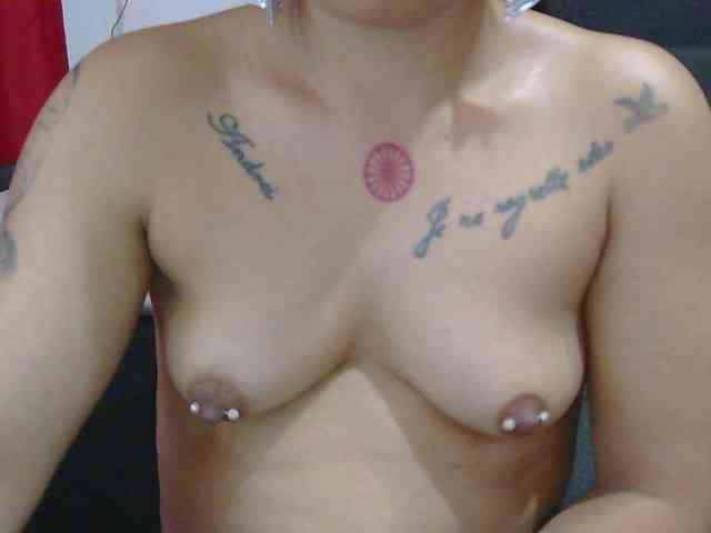 HotVenesse webcam