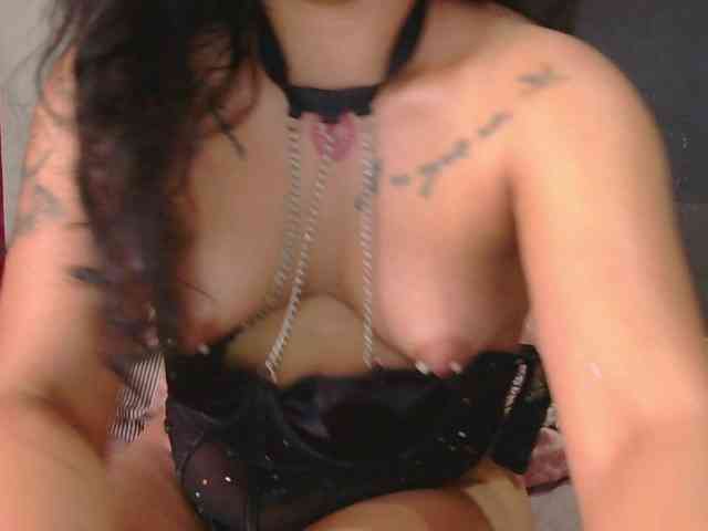 HotVenesse webcam
