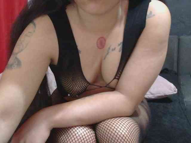 HotVenesse webcam