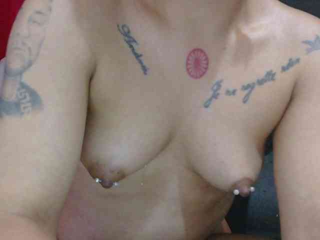 HotVenesse webcam