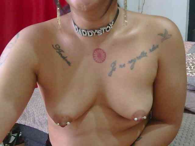 HotVenesse webcam