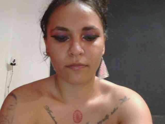 HotVenesse webcam