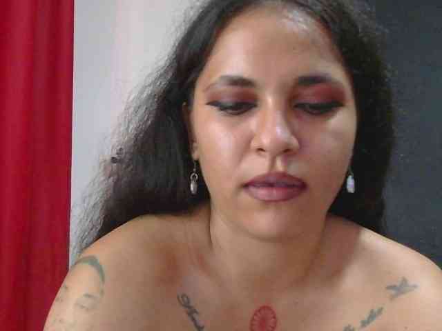 HotVenesse webcam