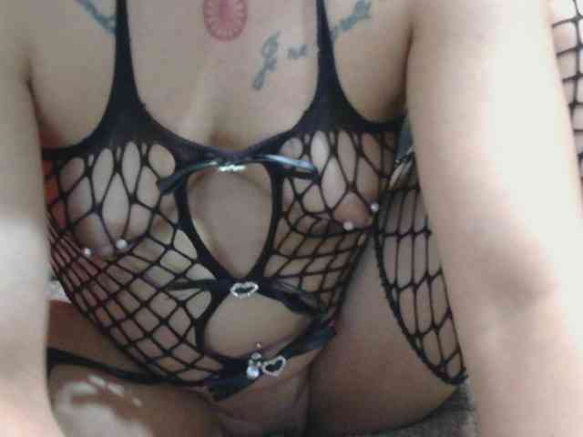 HotVenesse webcam