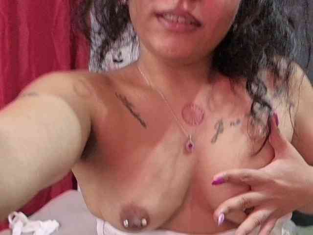 HotVenesse webcam