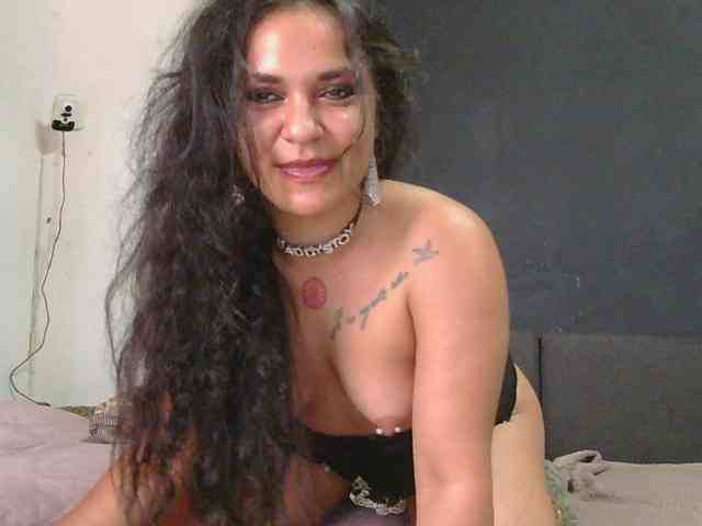 HotVenesse webcam
