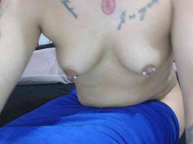 HotVenesse webcam