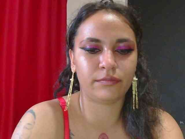 HotVenesse Live Webcam on BongaCams