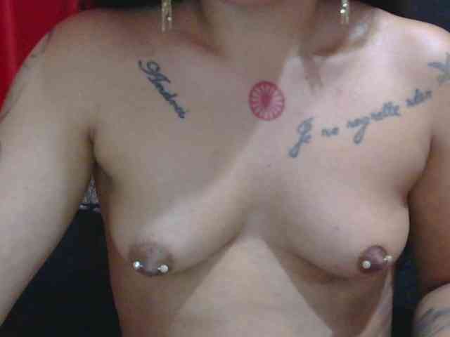 HotVenesse webcam