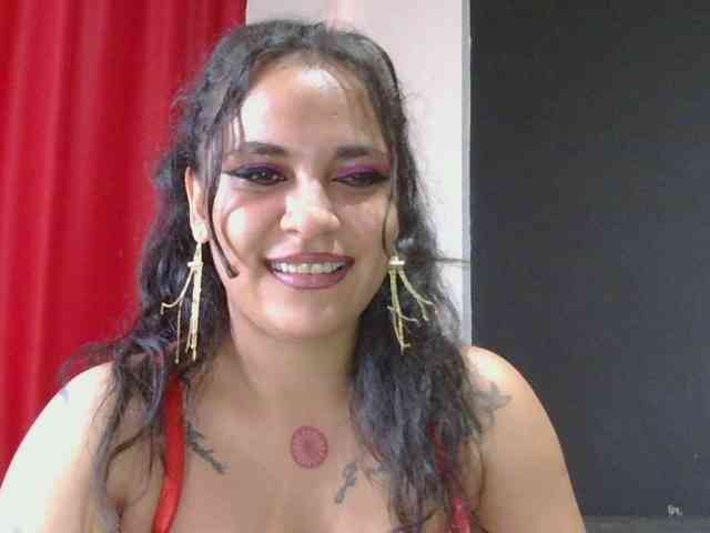 HotVenesse Live Webcam on BongaCams