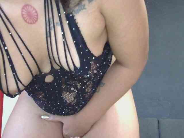 HotVenesse webcam