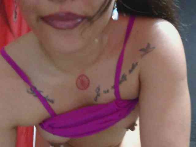 HotVenesse webcam