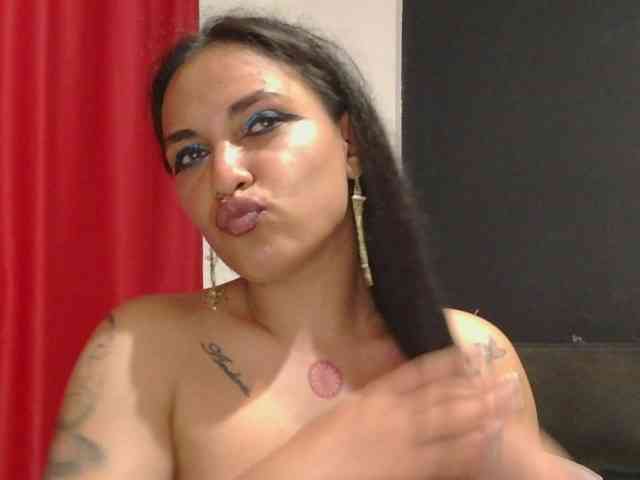 HotVenesse webcam