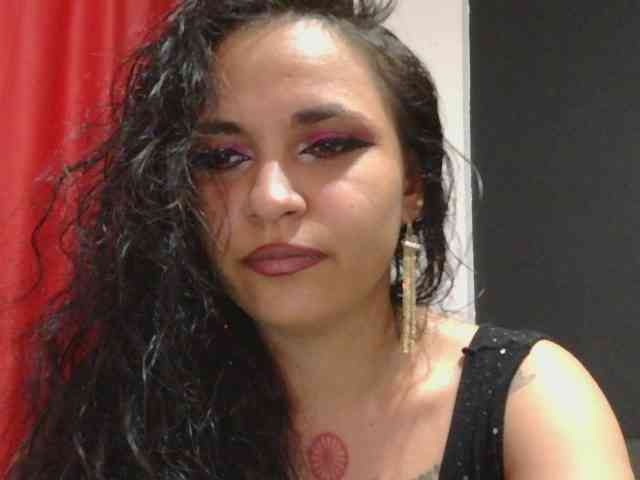 HotVenesse webcam