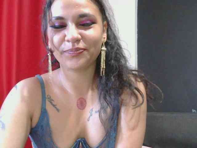 HotVenesse webcam