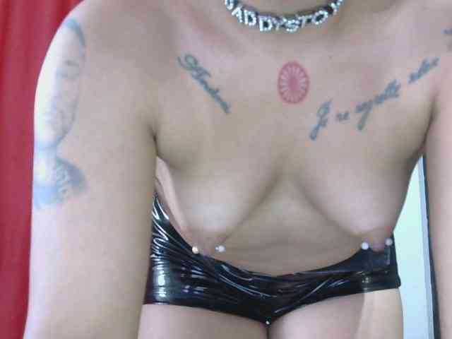 HotVenesse webcam