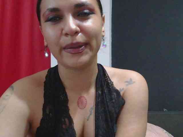 HotVenesse webcam