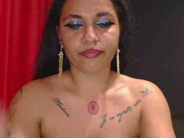 HotVenesse webcam