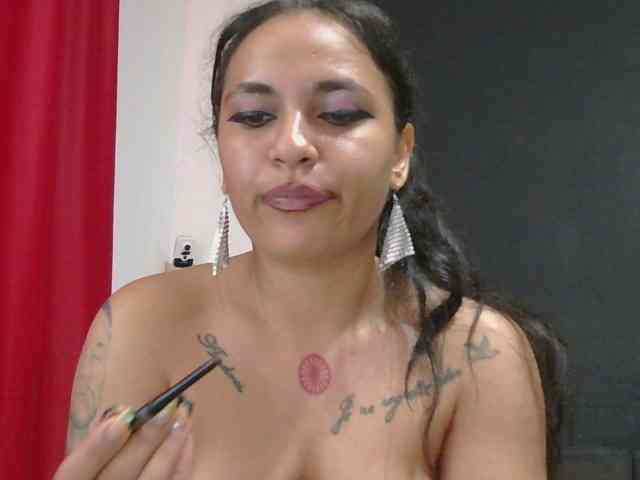 HotVenesse webcam